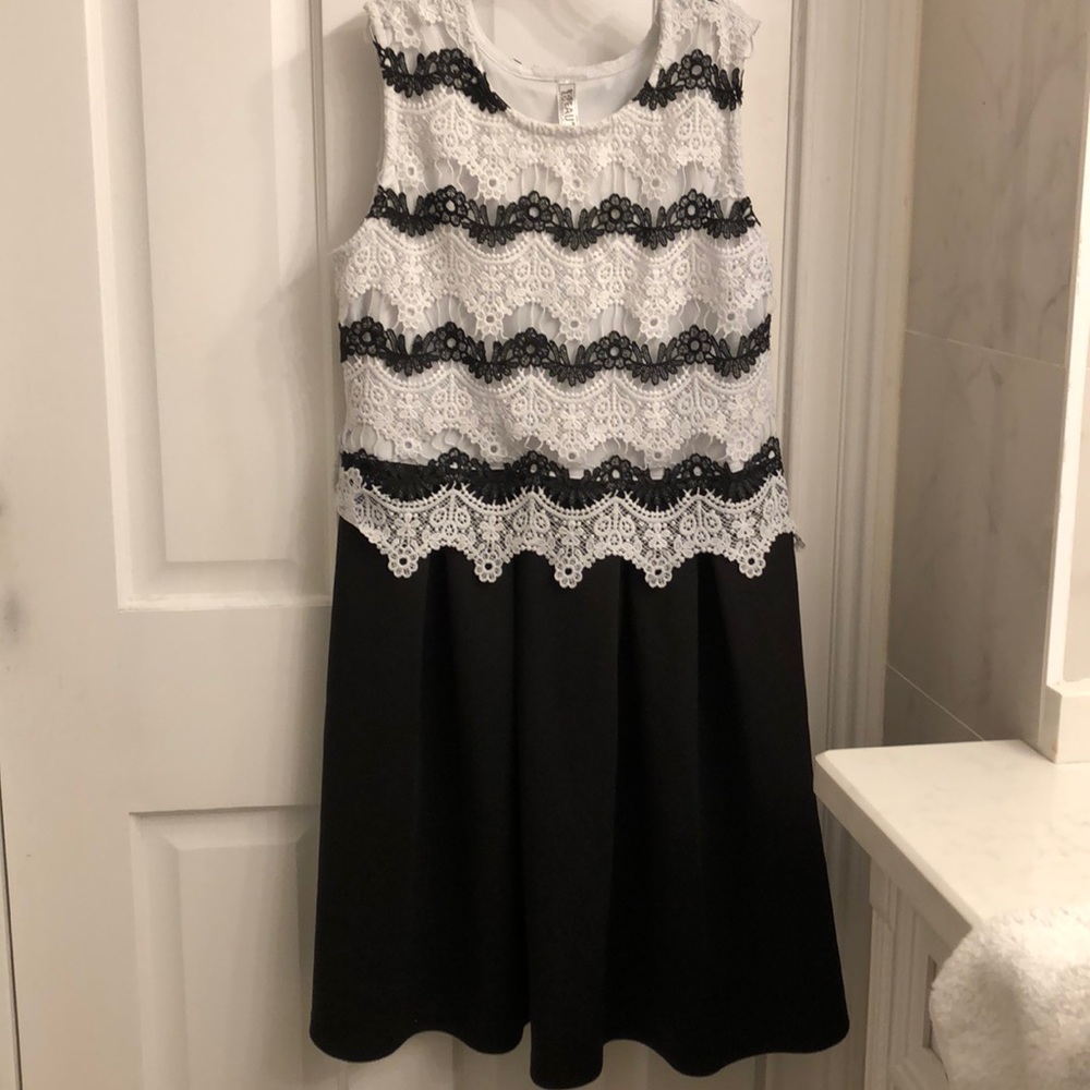 Used girls dress. Good condition